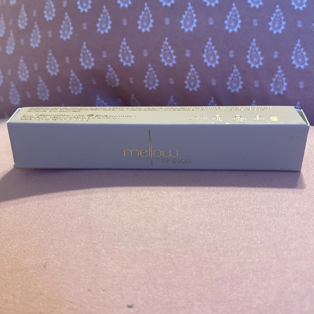 Mellow brand lipgloss